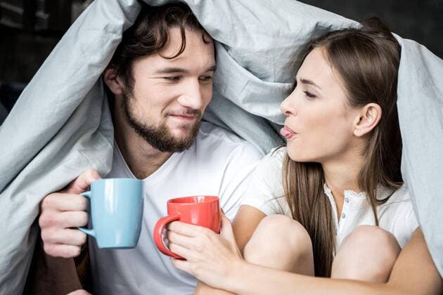  Couple drinking tea model released Symbolfoto  Copyright: xLightFieldStudiosx Panthermedia20559169