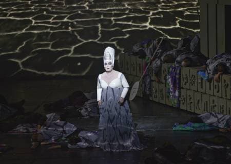 Bayerische Staatsoper München Okt. 2012 Musik: Jörg Widmann Libretto: Peter Sloterdijk Dirigent: Kent Nagano Regie: Carlus Padrissa Babylon Gabriele Schnaut *** Bavarian State Opera Munich Oct 2012 music Jörg Widmann libretto Peter Sloterdijk conductor Kent Nagano director Carlus Padrissa Babylon Gabriele Schnaut Copyright: RenatexNeder