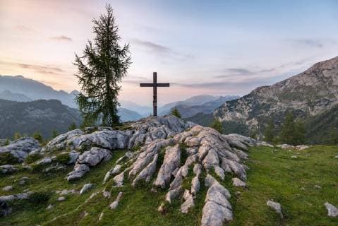 Summit cross at the summit of Feldkogel after sunset Mountain landscape Steinernes Meer National Park Berchtesgaden Berchtesgadener Land Upper Bavaria Bavaria Germany Europe Copyright: imageBROKER/MaraxBrandl ibxmab04808614.jpg