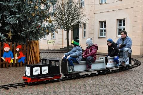 Modellbahn 05 01 2019 The 6 New Year meeting of the model railways from 04 to 06 January 2019 at the Gut Mößlitz Zörbig The working group model railways of the Förderverein Gut Mößlitz presented in cooperation with other associations and private persons - model railways in gauges Z N TT H0 among other things a