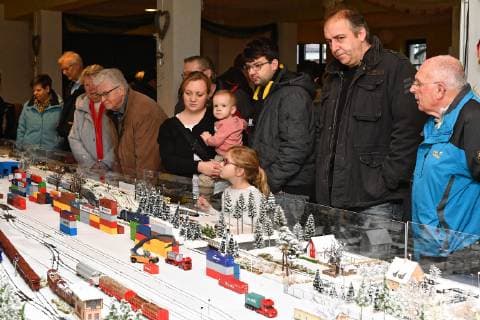 Modellbahn 05 01 2019 The 6 New Year meeting of the model railways from 04 to 06 January 2019 at the Gut Mößlitz Zörbig The working group model railways of the Förderverein Gut Mößlitz presented in cooperation with other associations and private persons - model railways in gauge Z N TT H0 among other things a 20 meter long x 2 meter wide wi