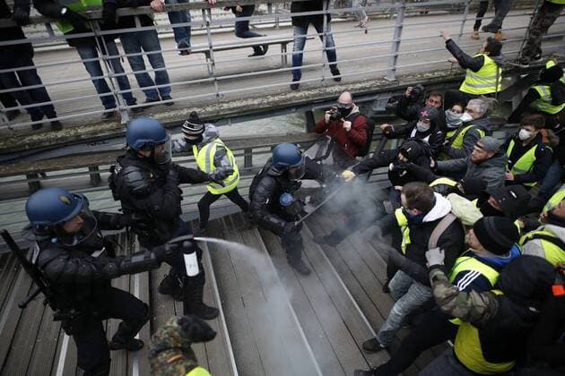 News Themen der Woche KW01 News Bilder des Tages Manifestation Gilets Jaunes ACTE VIII NEW : Manifestation Gilets Jaunes ACTE VIII - Paris - 05 01 2019 BaptistePaquot Panoramic 