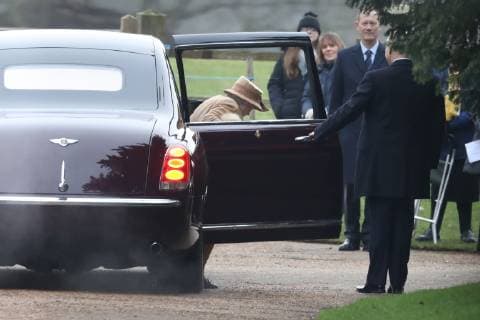Entertainment Themen der Woche KW01 Entertainment Bilder des Tages . 06 01 2019. Sandringham , United Kingdom. The Queen and members of the Royal family arriving for a church service at Sandringham in Norfolk, United Kingdom.  xStephenxLockx xi-Imagesx IIM-19076-0004
