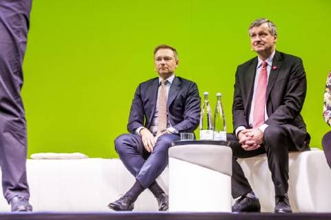 DEU; Deutschland, Stuttgart, 06.01.2019: Christian Lindner (FDP-Bundesvorsitzender, links), Dr. Hans-Ulrich Rülke (MdL, Vorsitzender der FDP DVP-Landtagsfraktion Ba-Wü.) - Traditionelles Dreikönigstreffen 2019 der FDP in Stuttgart. Die Liberalen läuten mit traditioneller Kundgebung im Opernhaus das neue Jahr ein. *** DEU Deutschland Stuttgart 06 01 2019 Christian Lindner FDP Federal Chairman left Dr Hans Ulrich Rülke MdL Chairman of the FDP DVP Parliamentary Group Ba Wü Traditional Epiphany Meeting 2019 of the FDP in Stuttgart The Liberals ring in the New Year with a traditional rally in the Opera House