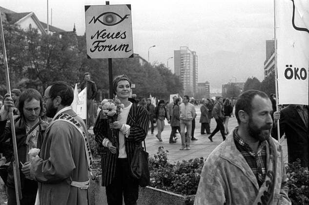 Demo for 4 November 1989 GDR Berlin 04 11 1989 Protest demonstration against violence and for constitutional rights Press Opinion and freedom of assembly Protest against attacks by police and Stasi against demonstrators on 7 October organized by theatre people and creative artists New Forum