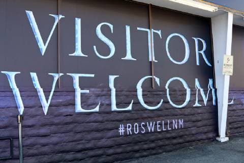 LOS ANGELES - JAN 10: Atmosphere at the Roswell, New Mexico Experience at the 8801 Sunset Blvd on January 10, 2019 in West Hollywood, CA  Copyright: xHutchinsxPhotox xIPAx xHutchinsxPhotox