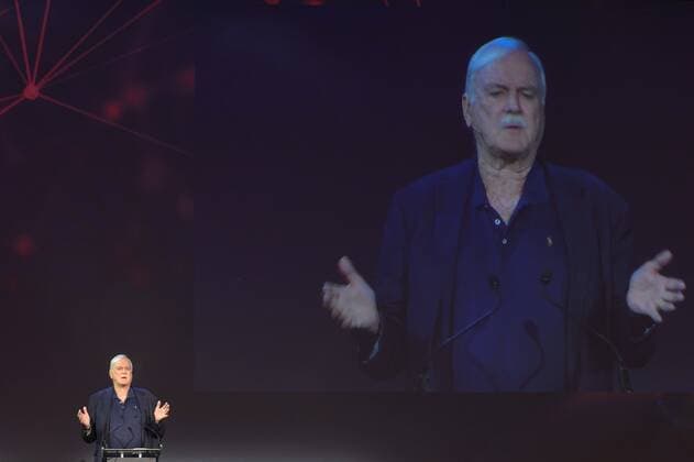 January 10, 2019 - Dublin, Ireland - John Cleese, an English actor, comedian, screenwriter, and producer speaks at Pendulum Summit, World s Leading Business & Self Empowerment Summit, in Dublin Convention Center..On Thursday, January 10, 2019, in Dublin, Ireland. Dublin Ireland - ZUMAn230 20190110_zaa_n230_440 Copyright: xArturxWidakx