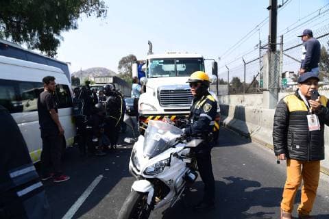 January 11 2019 EUM20190111NAC16 JPG MEXICO CITY GasGasoline Desabasto January 11, 2019 People are waiting to be served at the Iztapalapa mayors station of CDMX where some motorists have even waited for days because they do not have gasoline to return home because of the oil shortage due to the strategy against huachicol Photo Agency EL UNIVERSALFrancisco RodriguezMAR  - ZUMAu78_ 20190111_zaf_u78_055 Copyright: xElxUniversalx