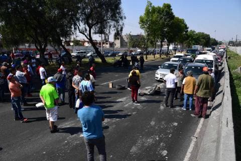 January 11 2019 EUM20190111NAC22 JPG CIUDAD DE MEXICO GasGasolina Desabasto January 11, 2019 Citizens carry out a blockade on Calzada Ignacio Zaragoza for gasoline shortage Photo Agency EL UNIVERSALFrancisco RodriguezMAR  - ZUMAu78_ 20190111_zaf_u78_060 Copyright: xElxUniversalx