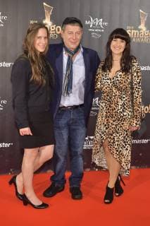 Presentation 20 years SMAGO AWARD Michael Hirte with street musician Simone Oberstein and accompaniment on the red carpet 20 years SMAGO AWARD in Berlin on 13 01 2019