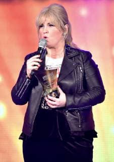13 01 2019 xlakx Music smago AWARD emspor v l Maite Kelly with the award in hand at the smago Award ceremony at the Mercure Hotel MOA Berlin 13 01 2019 Music smago AWARD