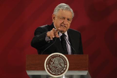 Mexiko, Andres Manuel Lopez Obrador Pressekonferenz Mexican President Andres Manuel Lopez Obrador speaks during a press meeting at the National Palace, in Mexico City, Mexico, on 15 January 2019. Lopez Obrador denounced that the sabotage to the pipelines of Petroleos Mexicanos (Pemex) continue, making hard the fight against the shortage problem. Continue sabotage in Pemex pipelines, according Lopez Obrador !ACHTUNG: NUR REDAKTIONELLE NUTZUNG!  Copyright: xMarioxGuzmánx AME7851 20190115-636831672833444144