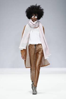 (190116) -- BERLIN, Jan. 16, 2019 (Xinhua) -- A model presents a creation of SPORTALM Kitzbuehel during Berlin Fashion Week Autumn Winter 2019 2020 in Berlin, capital of Germany, on Jan. 16, 2019. (Xinhua Binh Truong) GERMANY-BERLIN-FASHION WEEK-SPORTALM KITZBUEHEL 