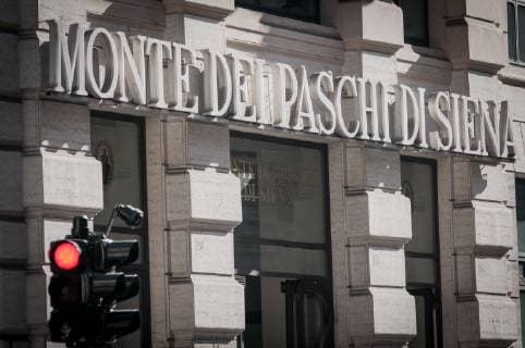 January 16, 2019 - Rome, iItaly, Italy - View of the branches of the bank Monte Dei Paschi di Siena in Rome, Italy, Wednesday, January 16, 2019. After the surprise news on the requests of the ECB to Banca Mps - the Sienese institute will have to carry on the coverage of its Npl from now to 2026, not only on the deteriorated credits that will be formed, but also on the existing stock in 2018 - the title MPS has accused one of the worst performances on the liston January 16, 2019 in Rome, Italy. Rome Italy  - ZUMAn230 20190116_zaa_n230_152 Copyright: xAndreaxRonchinix