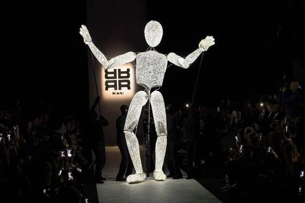 January 16, 2019 - Berlin, Germany - An illuminated figure performs before Riani Fashion Show during Mercedes Benz Fashion Week Berlin Autumn Winter 2019at E-Werk in Berlin on January 16, 2019. Berlin Germany  - ZUMAn230 20190116_zaa_n230_666 Copyright: xEmmanuelexContinix