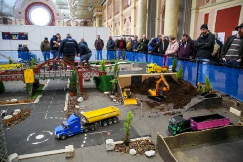 January 18, 2019 - London, United Kingdom - Enthusiasts and hobbyists are seen at the annual London Model Engineering Exhibition at Alexandra Palace, north London. Over 50 clubs and societies are exhibiting full spectrum of modeling from traditional model engineering, steam locomotives and traction engines through to the more modern gadgets including trucks, boats, aero planes and helicopters with nearly 2,000 models constructed by their members. London United Kingdom - ZUMAs197 20190118_zaa_s197_070 Copyright: xDinendraxHariax