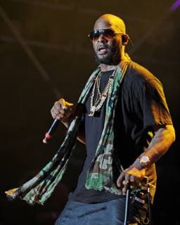 ***FILE INFO*** Sony Music Dumps R. Kelly MIAMI GARDENS, FL - MARCH 21: R Kelly performs onstage at the 10th Annual Jazz in the Gardens: Celebrating 10 Years of Great Music at Sun Life Stadium on March 21, 2015 in Miami Gardens, Florida. Copyright: xmpi04x