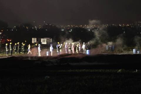 January 19 2019 EUM20190119NAC01 JPG TLAHUELPAN Hgo ExplosionExplosion Pipeline Heroic Elements Fire Rescue suffocate the fire that was generated after the explosion in a gasoline pipeline The fuel leak in San Primitivo in this Hidalgo municipality was used by the residents to refuel when the explosion occurred on the night of January 18, 2019 Photo Agency EL UNIVERSALValente R  - ZUMAu78_ 20190119_zaf_u78_001 Copyright: xElxUniversalx