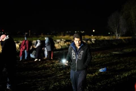 (190119) -- TLAHUELILPAN, Jan. 19, 2019 (Xinhua) -- Relatives search for their missing beloved at the site of a pipeline explosion in the municipality of Tlahuelilpan, Hidalgo state, Mexico, Jan. 19, 2019. At least 21 people were killed and 71 others injured in a pipeline explosion in the central Mexican state of Hidalgo on Friday, local authorities said. (Xinhua Xin Yuewei) (SPOT NEWS)MEXICO-HIDALGO-PIPELINE-EXPLOSION 