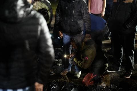 (190119) -- TLAHUELILPAN, Jan. 19, 2019 (Xinhua) -- A woman cries as she finds the body of her beloved at the site of a pipeline explosion in the municipality of Tlahuelilpan, Hidalgo state, Mexico, Jan. 19, 2019. At least 21 people were killed and 71 others injured in a pipeline explosion in the central Mexican state of Hidalgo on Friday, local authorities said. (Xinhua Xin Yuewei) MEXICO-HIDALGO-PIPELINE-EXPLOSION 