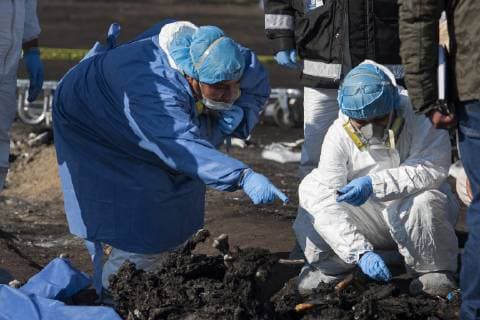 January 19, 2019 - Tlahuelipan, Hidalgo, MEXICO - Saturday, January 19, 2019. Experts from the General Prosecutor Office of Mexico are working on the recovery and identification of bodies in the area where yesterday a Pemex pipeline exploded by a clandestine taking of the gasoline by of huachicoleros that went out of control and left 67 dead, so far, in the San Primitivo community, municipality of Tlahuelilpan, Hidalgo. ANTONIO NAVA PI Tlahuelipan MEXICO - ZUMAp124 20190119_zaa_p124_021 Copyright: xAntonioxNavax