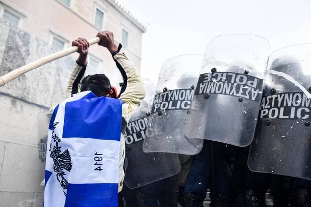 News Themen der Woche KW03 January 20, 2019 - Athens, Greece - Demonstrators clash with riot police during a rally outside of the Greek parliament.. Thousands Greeks protest against Macedonia name deal at Syntagma square in central Athens. Athens Greece - ZUMAe114 20190120_zaa_e114_012 Copyright: xEurokinissix
