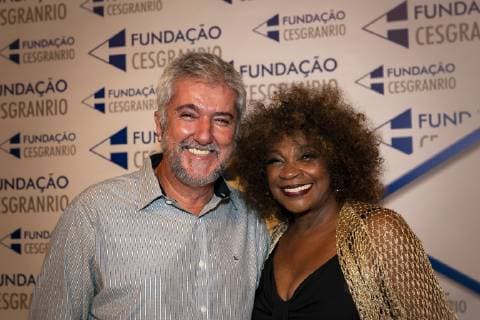 Premio Cesgranrio de Teatro Verleihung in Rio de Janeiro RIO DE JANEIRO, RJ - 21.01.2019: PRÊMIO CESGRANRIO DE TEATRO 2019 - Paulo Maia and Zezé Motta, during the CESGRANRIO 2019 Theater Prize, held this Monday (21) at the Copacabana Palace, in Rio de Janeiro, RJ. x1668339x  AndréxHorta