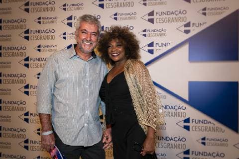Premio Cesgranrio de Teatro Verleihung in Rio de Janeiro RIO DE JANEIRO, RJ - 21.01.2019: PRÊMIO CESGRANRIO DE TEATRO 2019 - Paulo Maia and Zezé Motta, during the CESGRANRIO 2019 Theater Prize, held this Monday (21) at the Copacabana Palace, in Rio de Janeiro, RJ. x1668340x  AndréxHorta