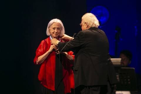 Premio Cesgranrio de Teatro Verleihung in Rio de Janeiro RIO DE JANEIRO, RJ - 21.01.2019: PRÊMIO CESGRANRIO DE TEATRO 2019 - Fernanda Montenegro is honored and receives the Medal of Honor from the President of the Foundation, Carlos Alberto Serpa, during the CESGRANRIO 2019 Theater Prize, held this Monday (21) at the Copacabana Palace in Rio de Janeiro, RJ. x1668385x  AndréxHorta