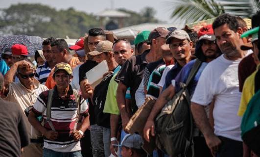 Hondurans seeking asylum under the visitor for humanitarian reasons status in Mexico do the procedures to get their card, in Ciudad Hidalgo, Mexico, 23 January 2019. Hondurans seek asylum in Mexico !ACHTUNG: NUR REDAKTIONELLE NUTZUNG!  Copyright: xLuisxVillalobosx AME1558 20190123-636838774223279322