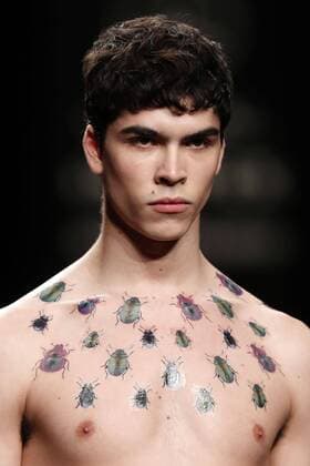 Entertainment Themen der Woche KW04 Entertainment Bilder des Tages A model takes to the catwalk with a creation of Spanish label 404 Studio within the young talents of Samsung Ego at Madrid Fashion Week in Madrid, Spain, 24 January 2019. Madrid Fashion Week !ACHTUNG: NUR REDAKTIONELLE NUTZUNG!  Copyright: xJavierxLizonx GRAF4146 20190124-636839370265029330