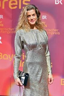 Marie BAEUMER actress single frame cut single motif half figure half figure Bavarian Film Prize 2018 Red Carpet Red carpet on 25 01 2019 at the Prinzregententheater in Munich