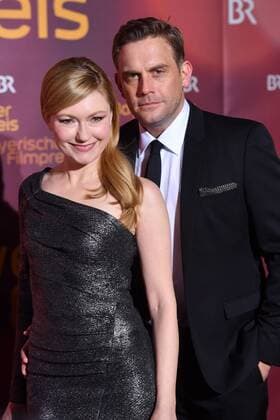 Sebastian BEZZEL actor with wife Johanna Christine GEHLEN actress Bavarian Film Award 2018 Red Carpet Red Carpet on 25 01 2019 at the Prinzregententheater in Munich