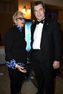 Doris Dörrie and Markus Söder at the award ceremony of the 40 Bavarian Film Prize 2018 in the Prinzregententheater Munich 25 01 2019 Foto:xP.xSchönbergerx xFuturexImage