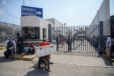 Hondurans wait near Ciudad Hidalgo, Mexico, 28 January 2019, willing to start their itinerary across the country in order to head to the United States. Migrant caravan waits to start Mexico route heading to the US border !ACHTUNG: NUR REDAKTIONELLE NUTZUNG!  Copyright: xLuisxVillalobosx AME5046 20190128-636843149738816048