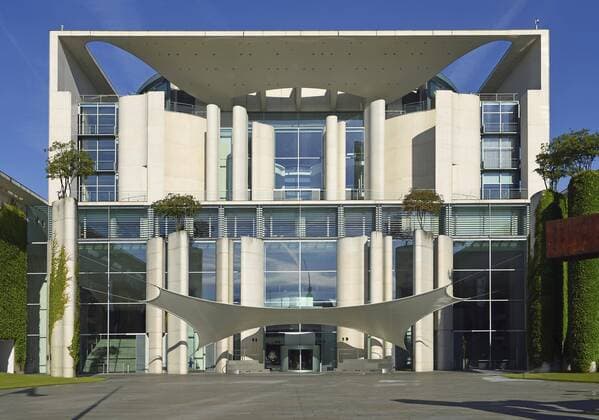 Federal Chancellery Government District Berlin Germany Europe Copyright: imageBROKER/UwexKazmaier iblkaz04588327.jpg
