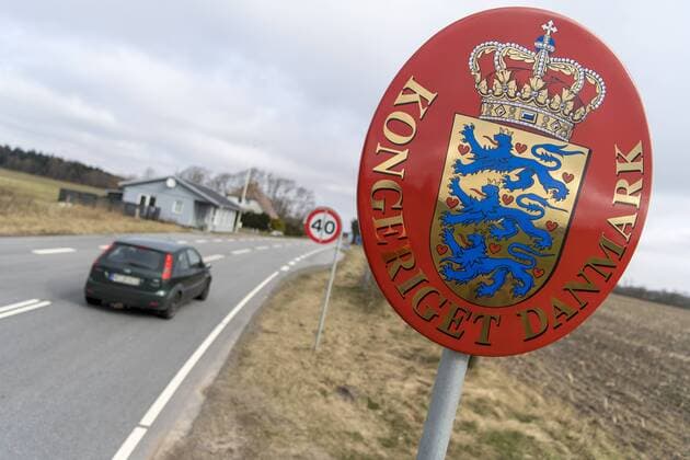 Border crossing D DK Border crossing between Pebersmark in Denmark and Neupersmark in Germany MartinxZiemerx xnordpool