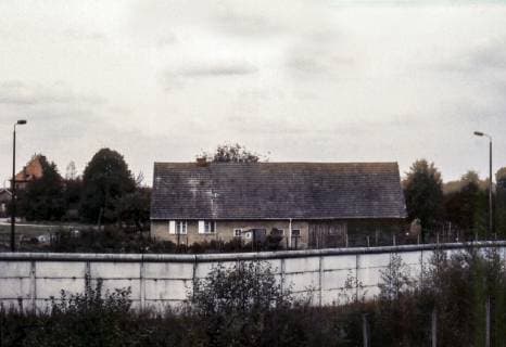 Border barrier and GDR farm at the state border to the German Democratic Republic Bad Bodenteich 31 01 1980 Foto:xR.xSchmiegeltx xFuturexImage