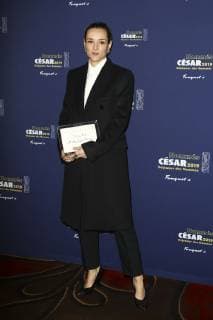 Jehnny Beth ( Meilleur espoir Feminin pour le film Un Amour impossible ) CELEBRITES : Dejeuner des nommes - Cesar 2019 - 03 02 2019 GwendolineLeGoff Panoramic 
