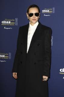 Jehnny Beth ( Meilleur espoir Feminin pour le film Un Amour impossible ) CELEBRITES : Dejeuner des nommes - Cesar 2019 - 03 02 2019 GwendolineLeGoff Panoramic 