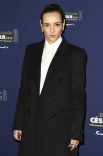 Jehnny Beth ( Meilleur espoir Feminin pour le film Un Amour impossible ) CELEBRITES : Dejeuner des nommes - Cesar 2019 - 03 02 2019 GwendolineLeGoff Panoramic 