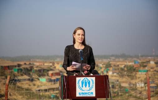 Angelina Jolie besucht Rohingya-Flüchtlingslager February 5, 2019 - Cox S Bazar, Bangladesh - US actress, filmmaker and humanitarian Angelina Jolie, a special envoy for the United Nations High Commissioner for Refugees (UNHCR), addresses a press conference after her visit to the Kutupalong camp for Rohingya refugees in Ukhia in southern Bangladesh on February 5, 2019. - Hollywood superstar Angelina Jolie visited a Rohingya refugee camp in Bangladesh on February 5 ahead of a new UN appeal for nearly one billion dollars to look after the refugee influx. Cox S Bazar Bangladesh  - ZUMAn230 20190205_zaa_n230_137 Copyright: xSonyxRamanyx