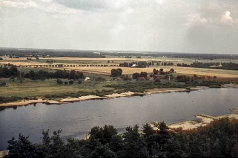 Border barrier at the Elbe to the state border to the German Democratic Republic Hitzacker 01 08 1985 Foto:xR.xSchmiegeltx xFuturexImage
