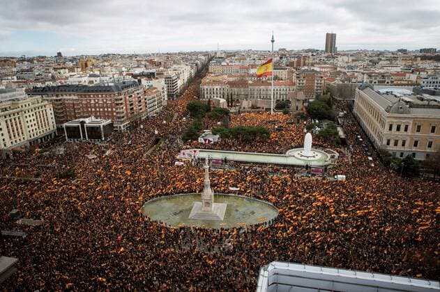 News Themen der Woche KW06 News Bilder des Tages General view of several thousand people gathered in Columbus Square to take part in a rally, called by Spanish opposition parties People s Party and Ciudadanos (Citizens) party under the motto For an United Spain. Election Now! , to ask for general election in Madrid, Spain, 10 February 2019. Far right party Vox has joined in the demonstration. The rally was organized to protest against the talks between the Spanish government of socialist Pedro Sanchez and Catalan pro-independence leaders as well. Spanish opposition parties hold a demonstration to ask for general election !ACHTUNG: NUR REDAKTIONELLE NUTZUNG!  Copyright: xLucaxPiergiovannix GRAF4977 20190210-636854018502263400