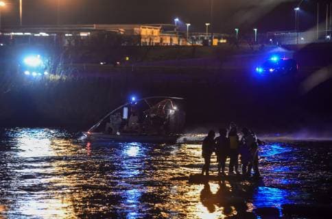 A family of migrants composed of three adults and two Central American children are rescued by Beta Group agents and lifeguards of the Mexican Red Cross, after trying to move to the US side and get trapped in the Rio Bravo this Sunday in Piedras Negras, Mexico, on 10 February 2019. Migrant family tries to cross river to get to the US and must be rescued !ACHTUNG: NUR REDAKTIONELLE NUTZUNG!  Copyright: xMiguelxSierrax AME1774 20190211-636854580278157799