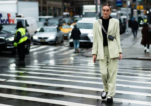 A chic showgoer attending the Hellessy show during New York Fashion Week - Feb 8, 2019 - NYFW: Fall 2019 Street Style Day 2, New York City New York United States  Copyright: xMichellexSangsterx h_00579174