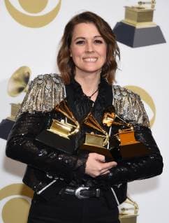 Entertainment Bilder des Tages Brandi Carlisle appears backstage with her awards for Best American Roots Song for The Joke, Best Americana Album for By The Way, I Forgive You, and Best American Roots Performance for The Joke, during the 61st annual Grammy Awards held at Staples Center in Los Angeles on February 10, 2019.  LAP201902101032 GREGGxDEGUIRE