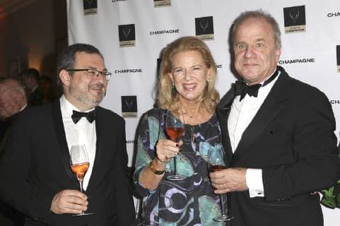 Vincent Perrin Dorothee Röhrig and Hubertus Meyer Burckhardt at the presentation of the Champagne Prize for Joy of Life 2019 in the Hotel Louis C Jacob Hamburg 11 02 2019 Foto:xH.xHartmannx xFuturexImage