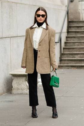 Stylist Sophia Roe attending the Carolina Herrera show during New York Fashion Week - Feb 11, 2019 - NYFW: Fall 2019 Street Style Day 5, New York New York United States  Copyright: xx h_00579872