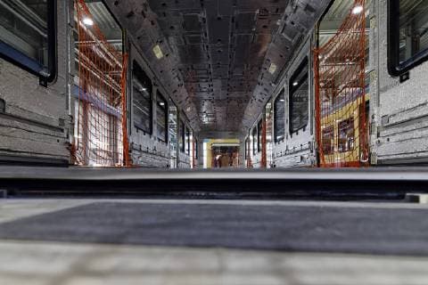 Schienenfahrzeugproduktion bei Stadler in Berlin 2019-02-12, Berlin, Deutschland - Schienenfahrzeugproduktion bei Stadler in Berlin-Pankow. Im Bild Wagen der neuen Baureihe IK für das Kleinprofilnetz der Berliner U-Bahn vor dem Innenausbau. *** Rail vehicle production at Stadler in Berlin 2019 02 12 Berlin Germany Rail vehicle production at Stadler in Berlin Pankow In the picture, cars of the new IK series for the small profile network of the Berlin subway prior to interior construction